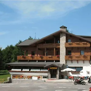 Passo Del Cerreto Cerreto Laghi